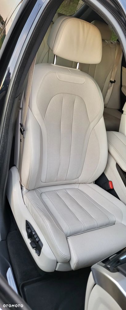 BMW X5 M M50d - 14