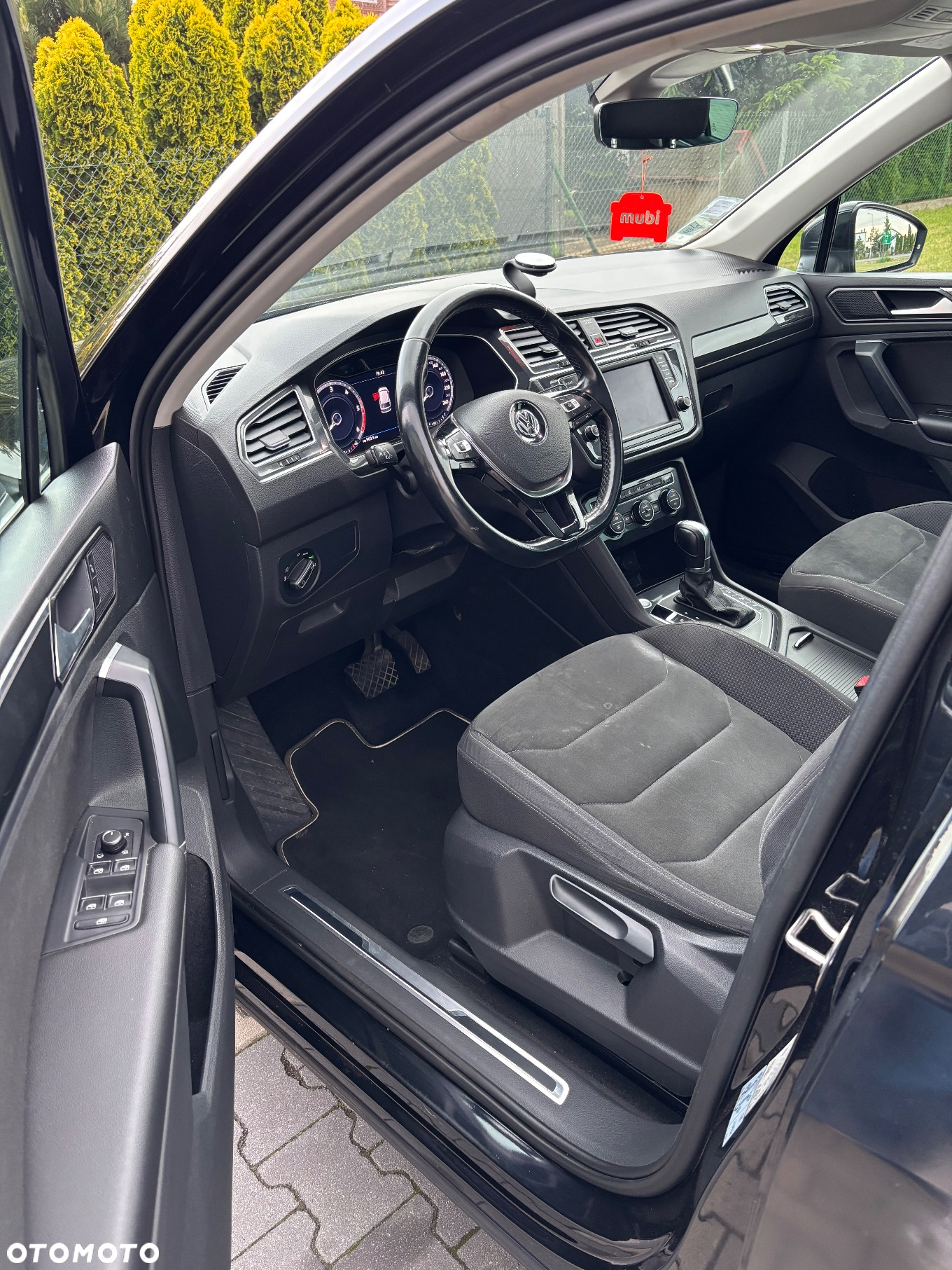 Volkswagen Tiguan - 10