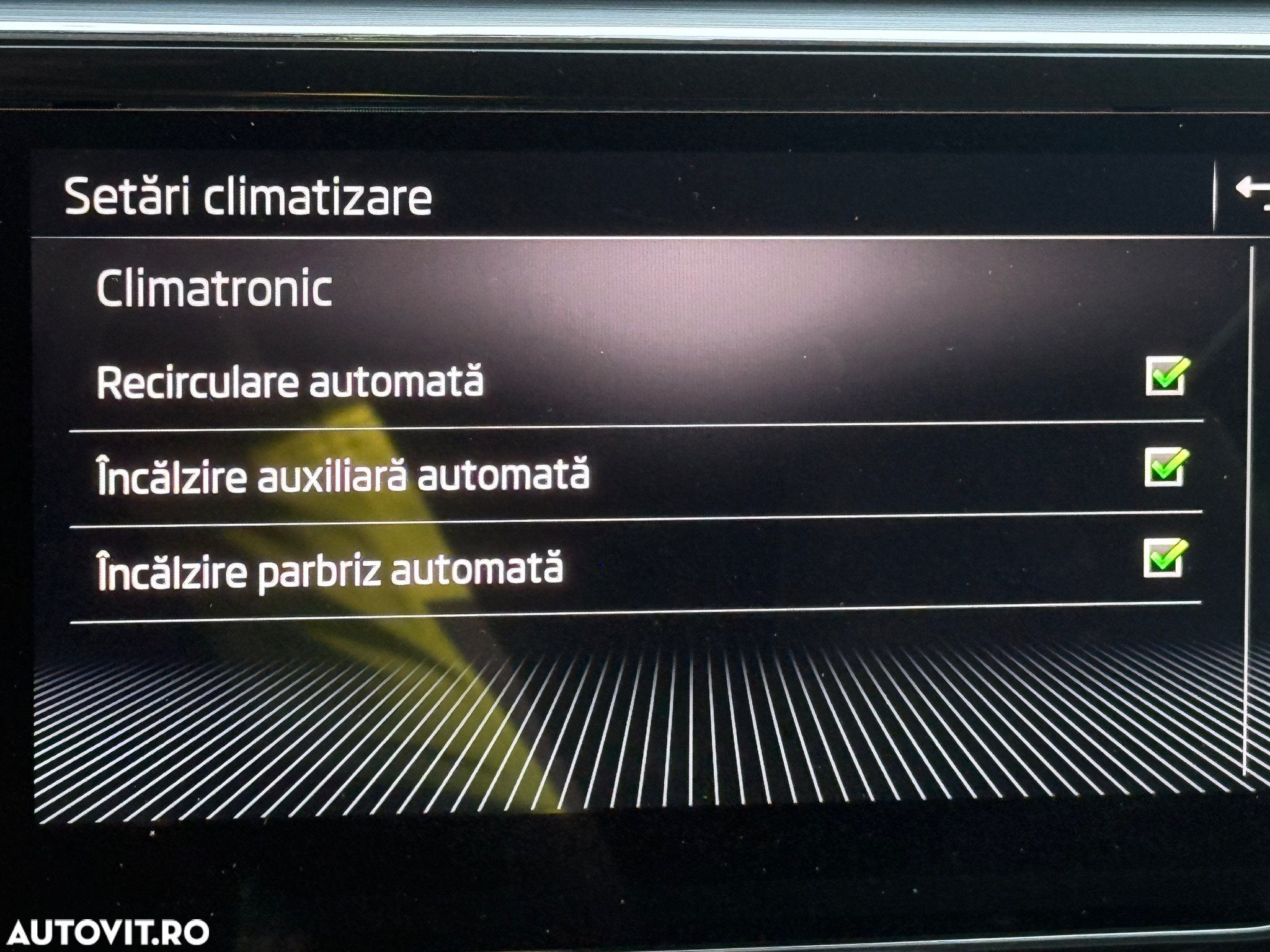 Skoda Superb 2.0 TDI DSG Style - 33