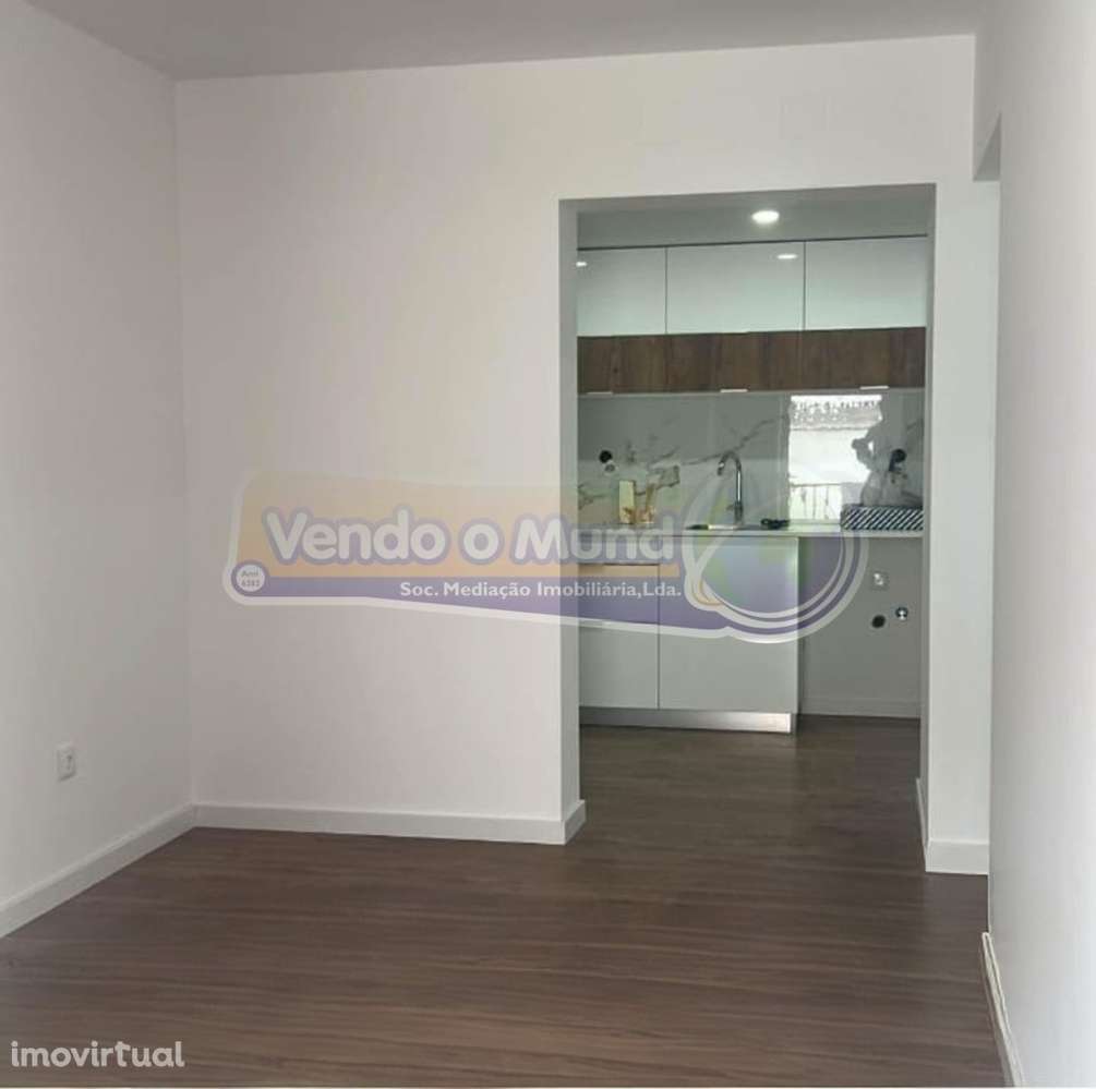 Moradia T1 em Vila Nova da Rainha (AZB019) - Grande imagem: 3/10