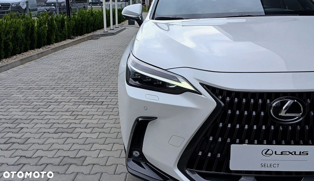 Lexus NX 350h Omotenashi AWD - 11