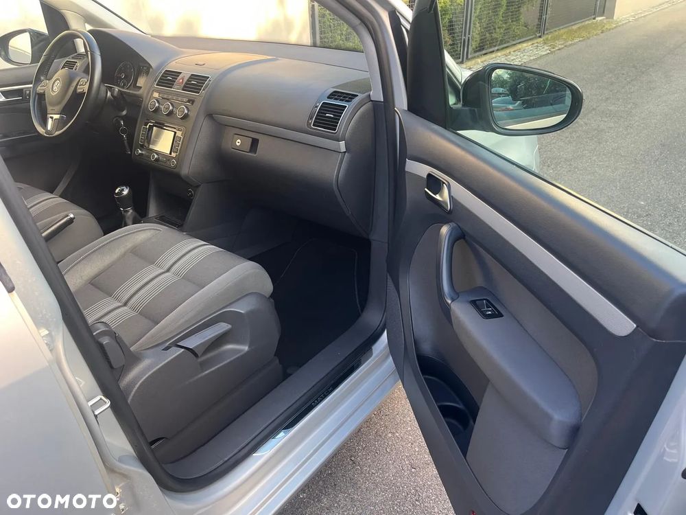 Volkswagen Touran 1.6 TDI DPF MATCH - 8