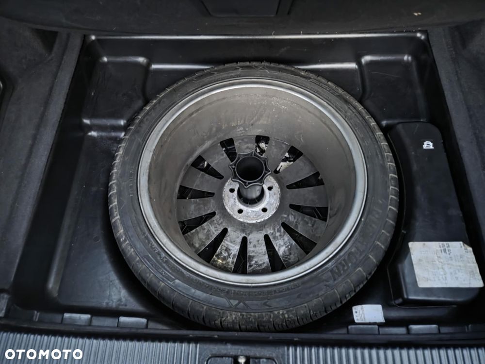 Audi A8 4.2 Quattro - 24