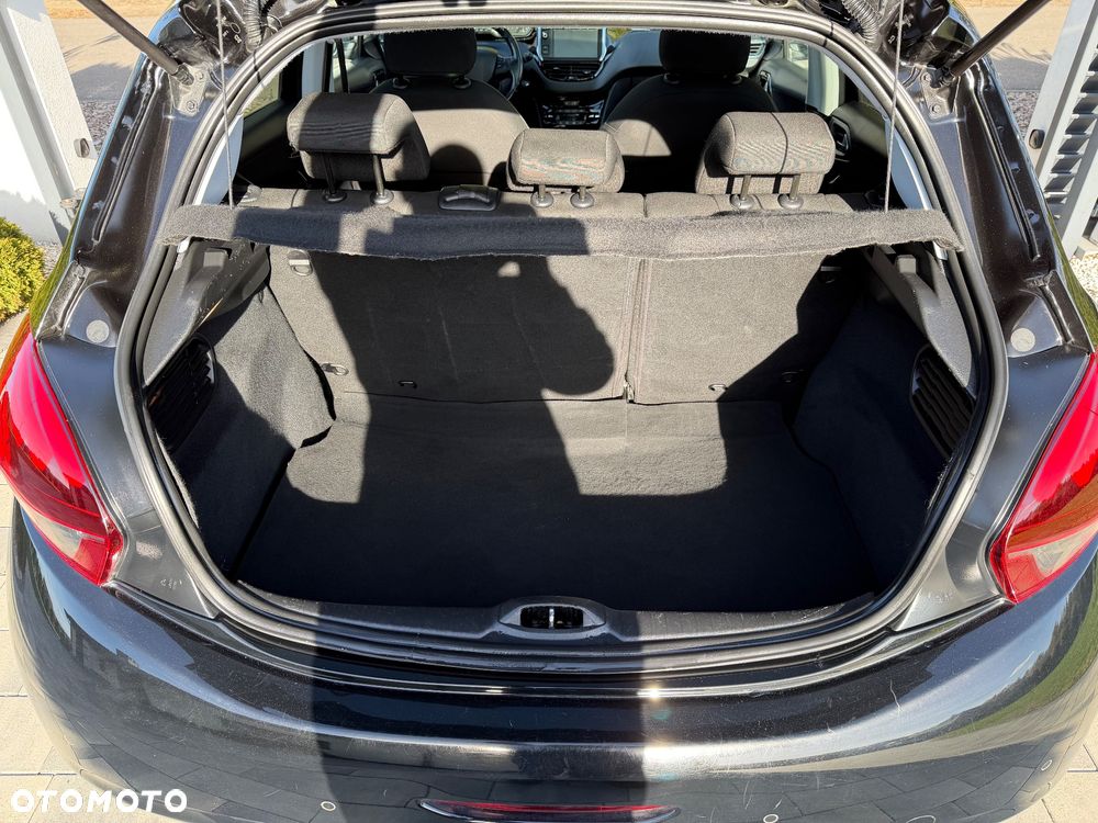 Peugeot 208 1.6 BlueHDi Allure S&S - 12