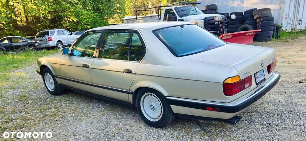 BMW Seria 7 750iL - 6