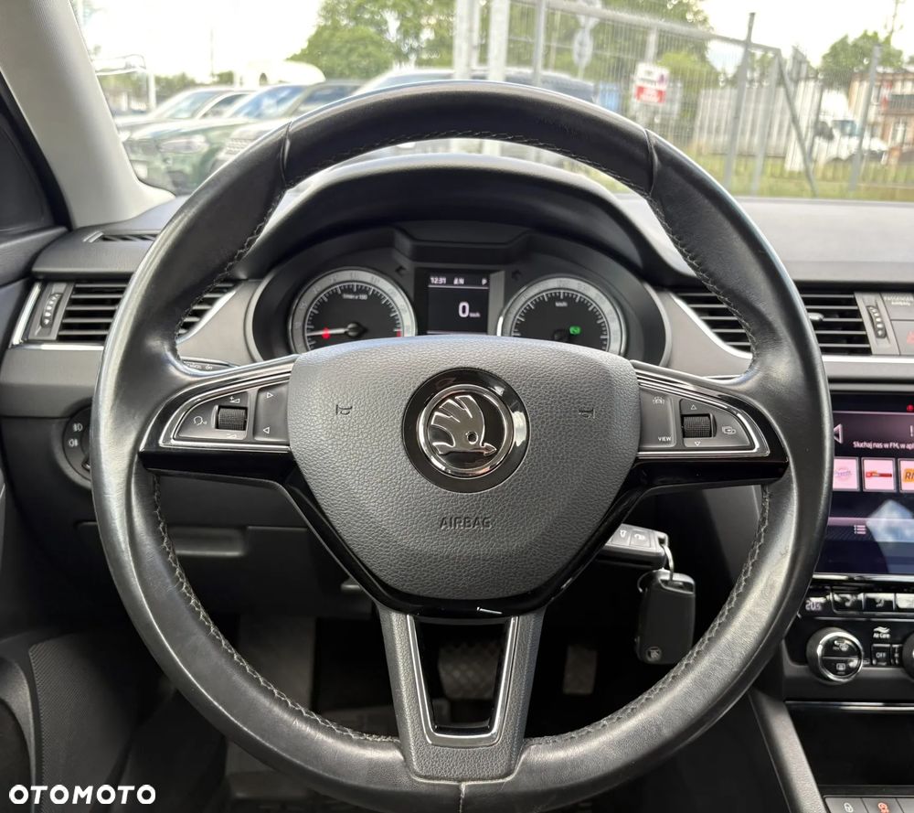 Skoda Octavia 2.0 TDI SCR Style DSG - 12