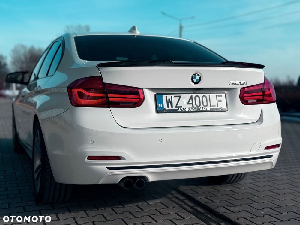 BMW Seria 3 328i - 5