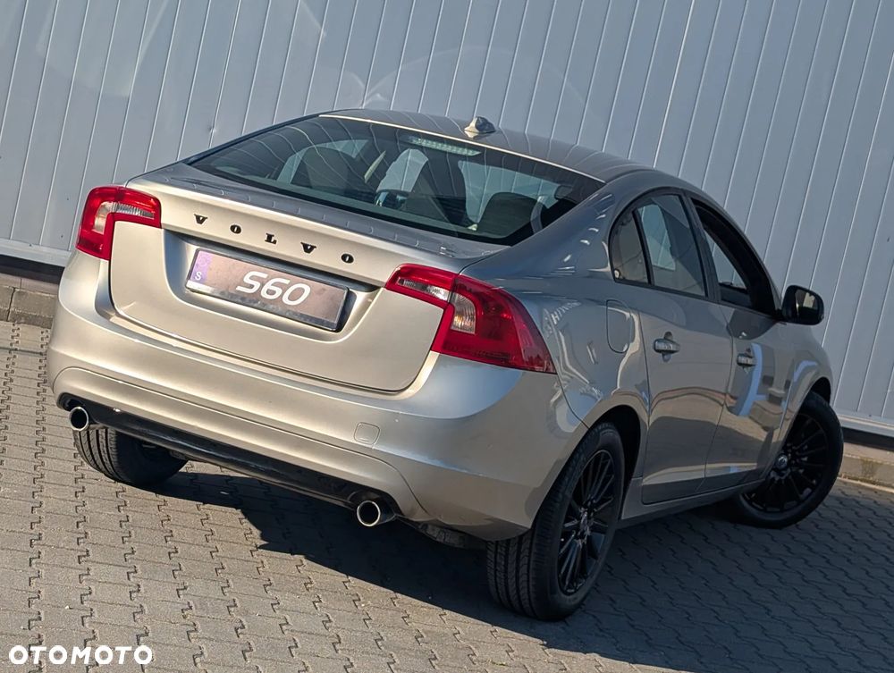 Volvo S60 T4 Momentum - 3