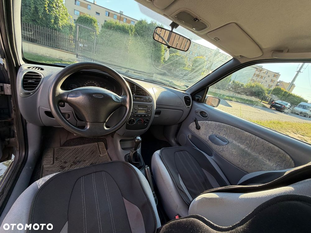 Ford Fiesta 1.3 - 11