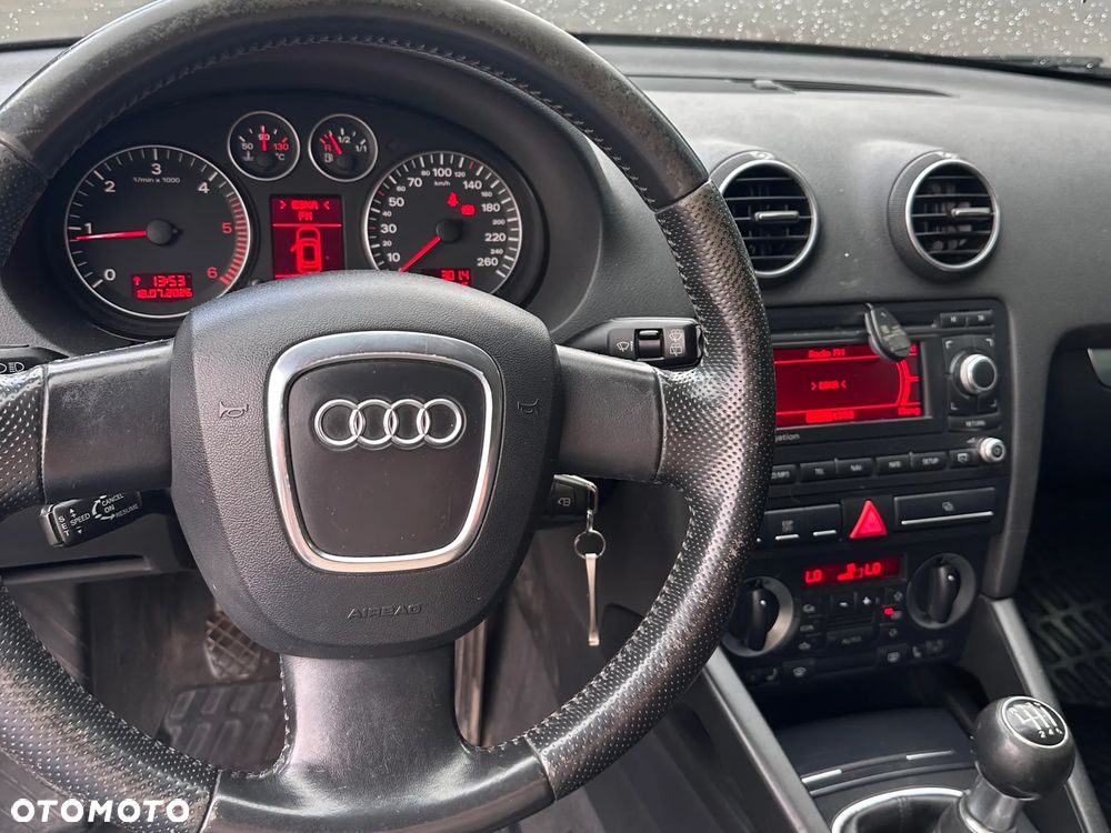 Audi A3 Sportback 2.0 TDI Ambiente - 15