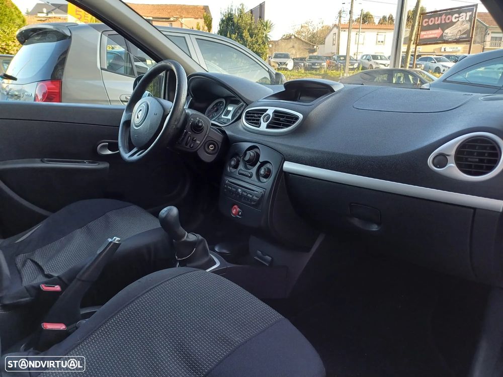 Renault Clio 1.2 16V Confort 130g - 9