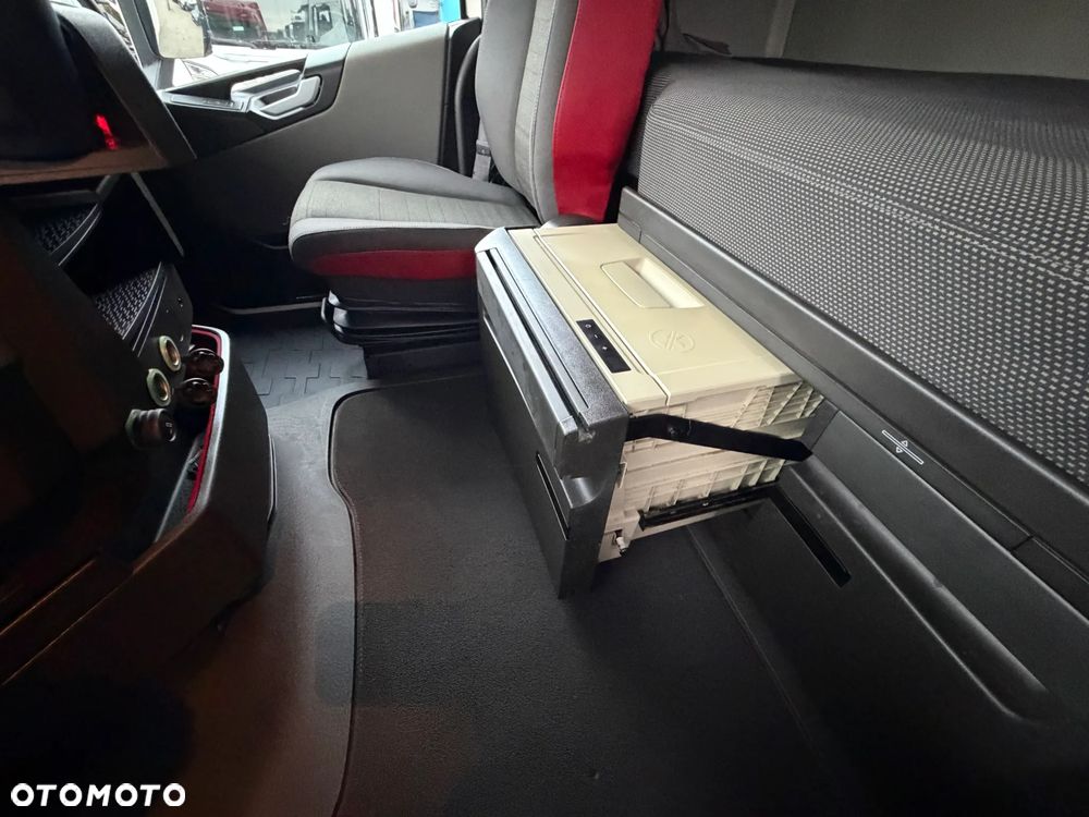 Volvo FH460 z Austrii kabina XL nowa hydraulika 600Tkm oryginalnego przebiegu - 30