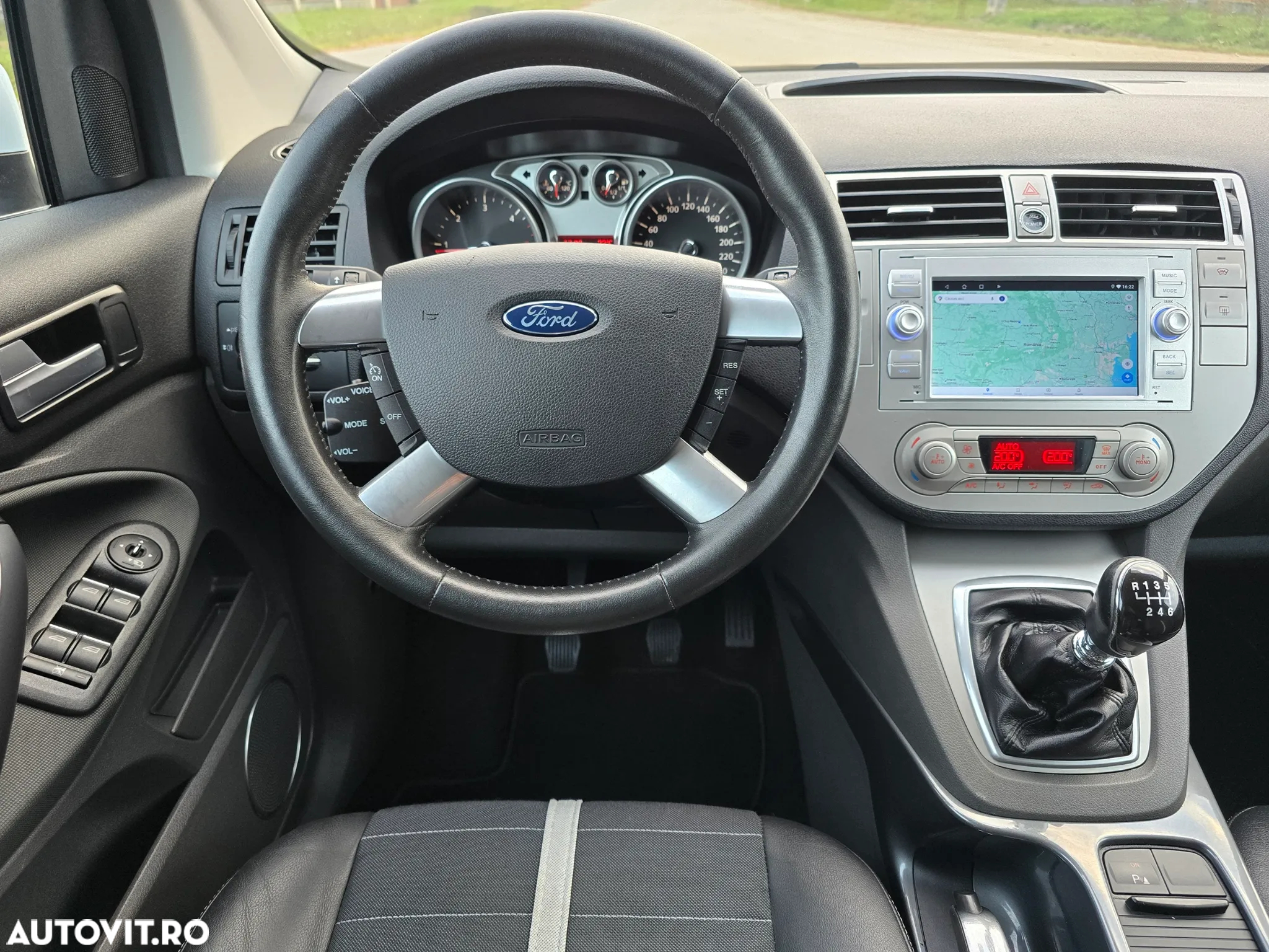 Ford Kuga 2.0 TDCi 2x4 Titanium - 17