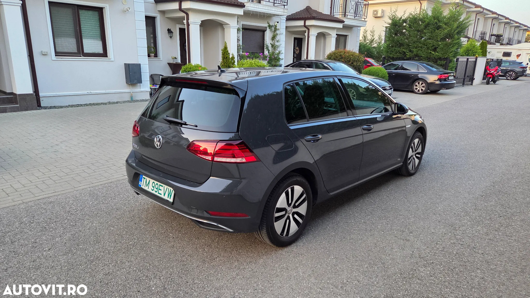 Volkswagen e-Golf - 4