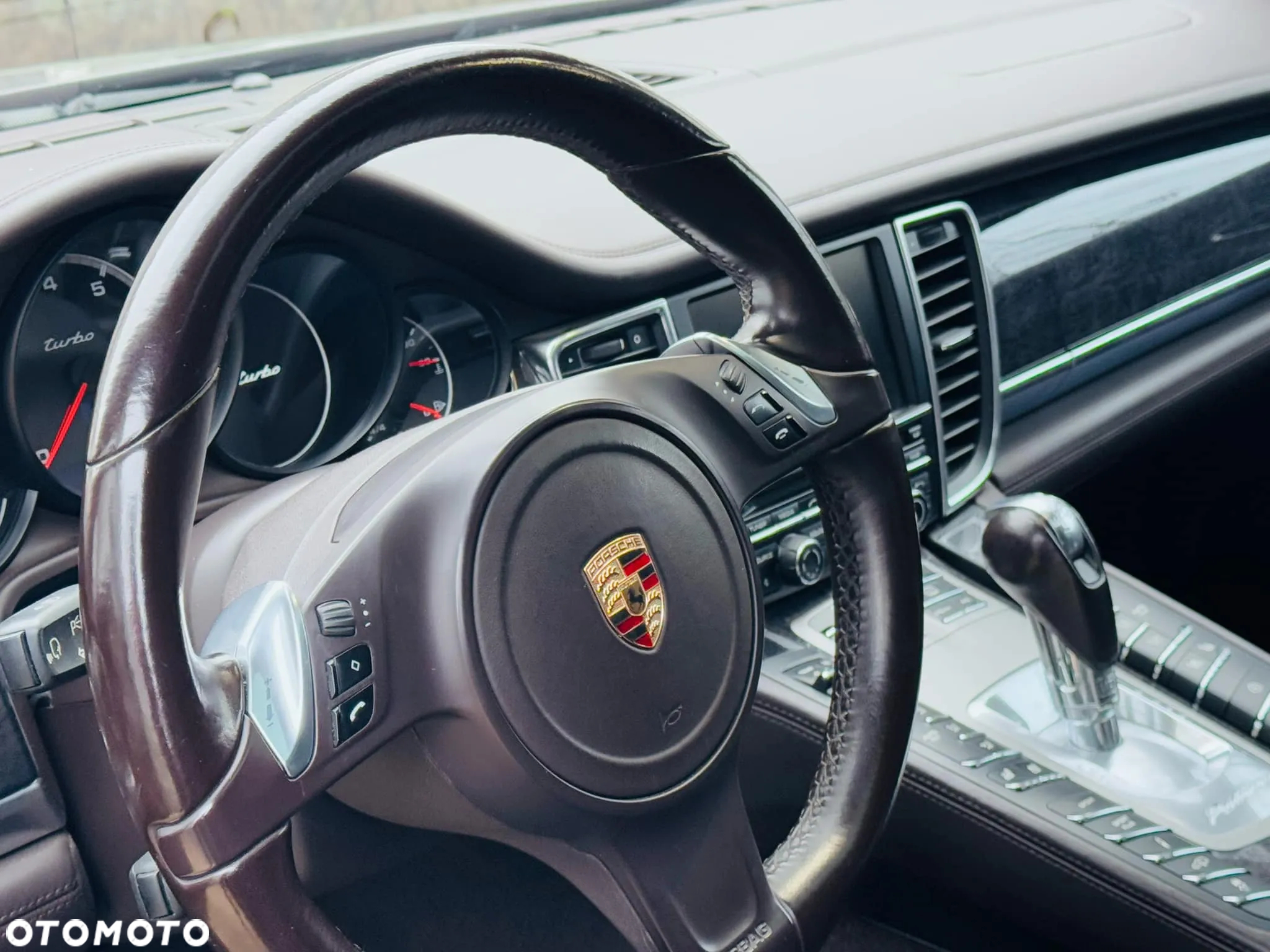 Porsche Panamera Turbo Executive - 26