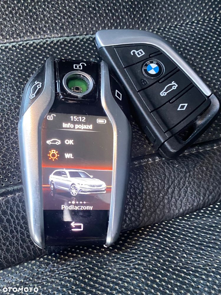 BMW Seria 5 525d - 33