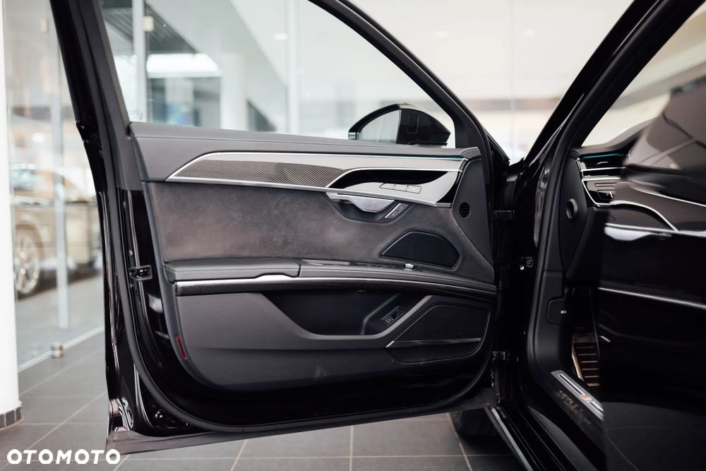 Audi S8 - 27