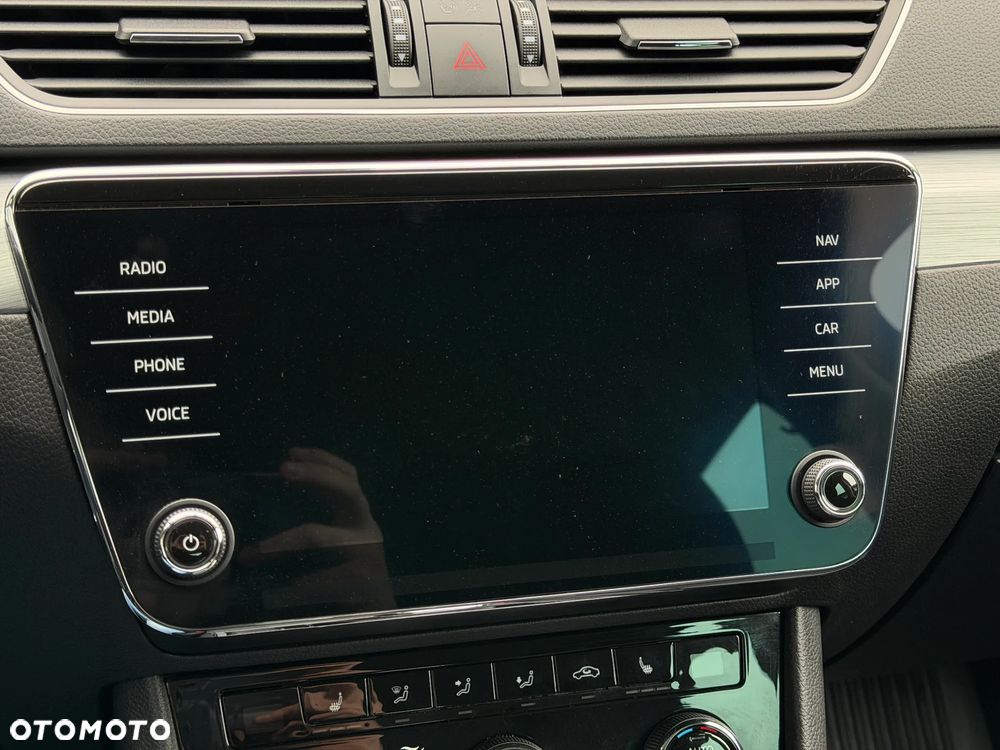 Skoda Superb 2.0 TDI SCR Ambition DSG - 18