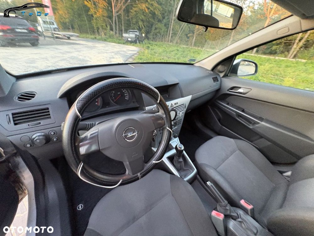 Opel Astra 1.6 Sport EU6 - 17