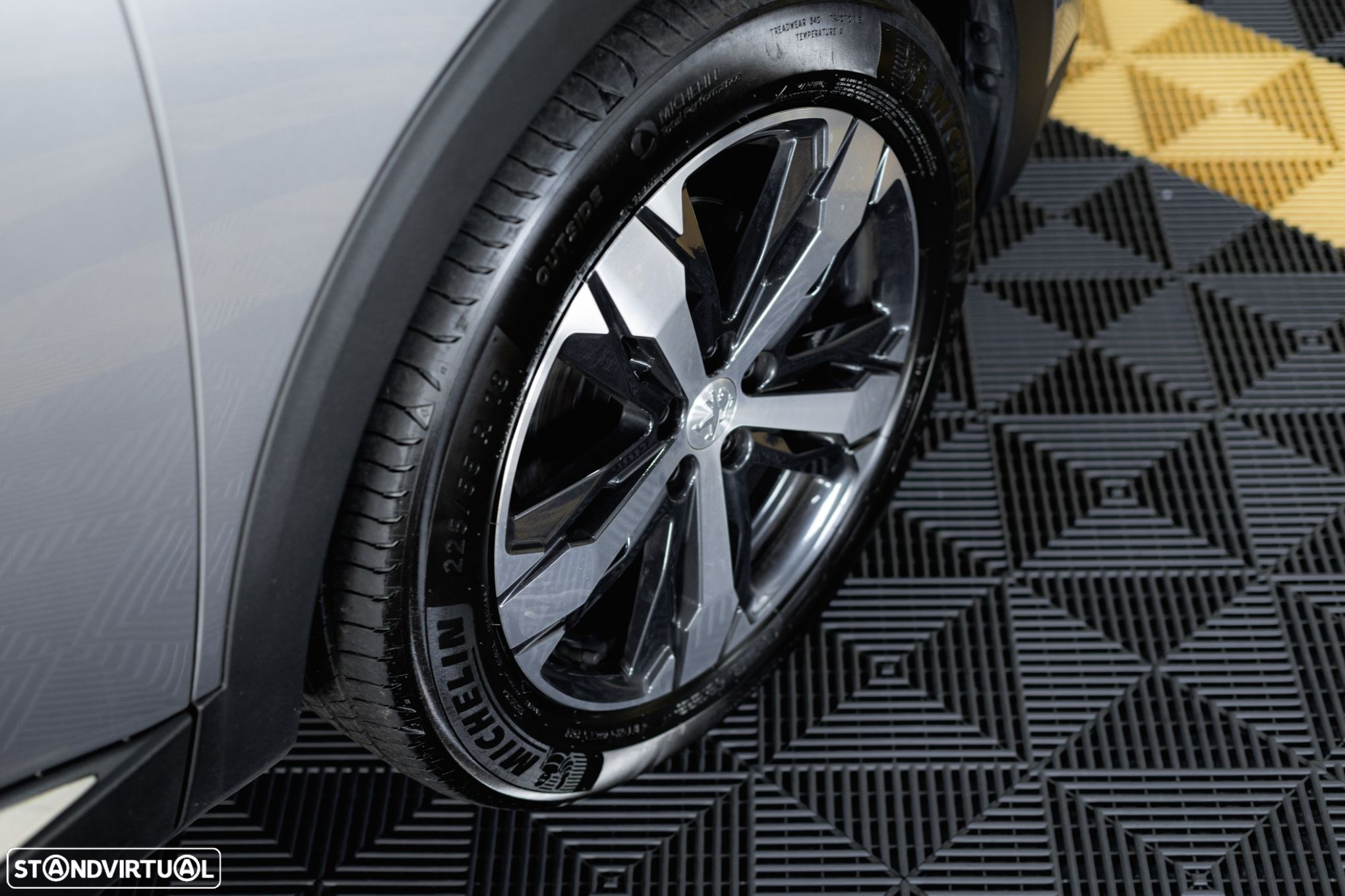 Peugeot 5008 BlueHDI 130 EAT8 Allure - 11