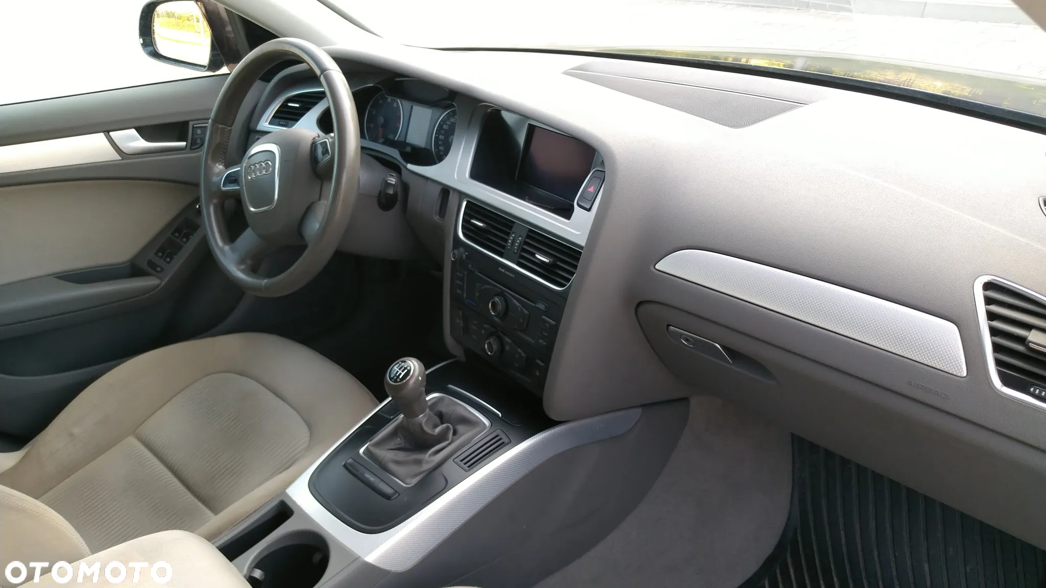 Audi A4 Avant 1.8 TFSI Ambiente - 24