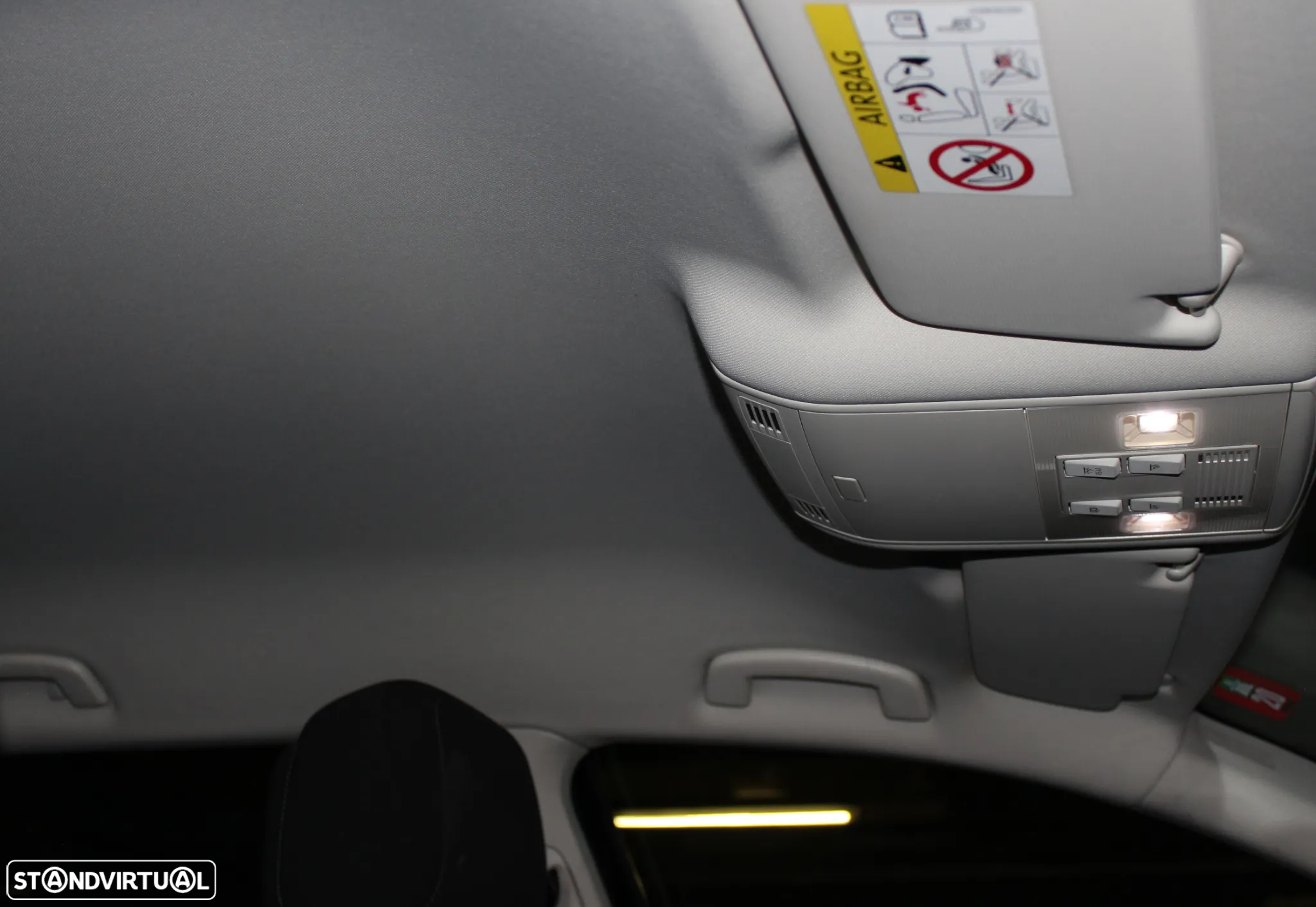 VW Passat Variant 1.6 TDI Confortline DSG - 12
