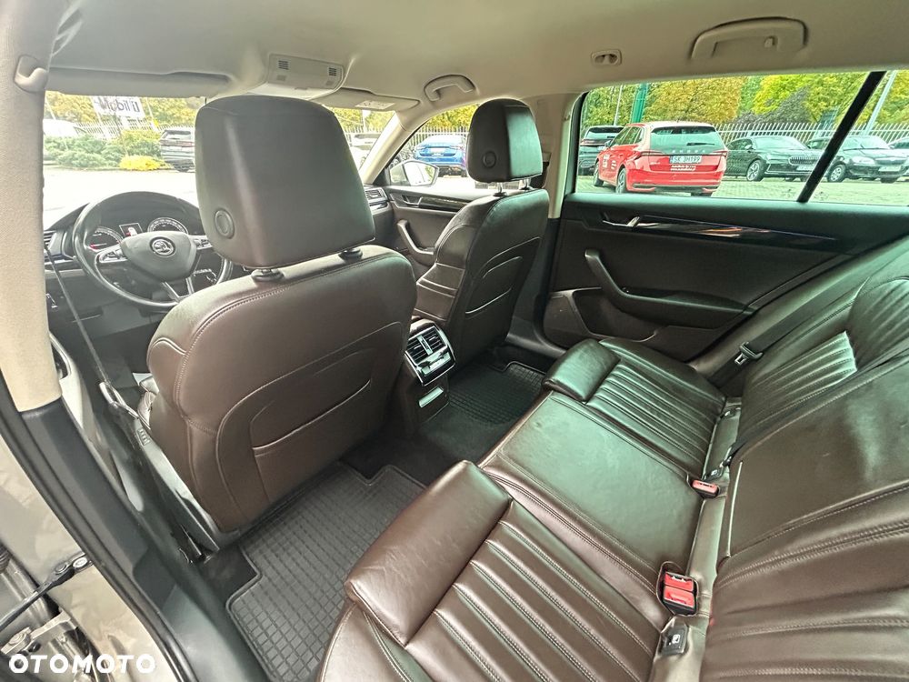Skoda Superb 2.0 TDI L&K DSG - 12