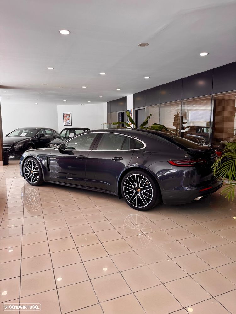 Porsche Panamera - 8