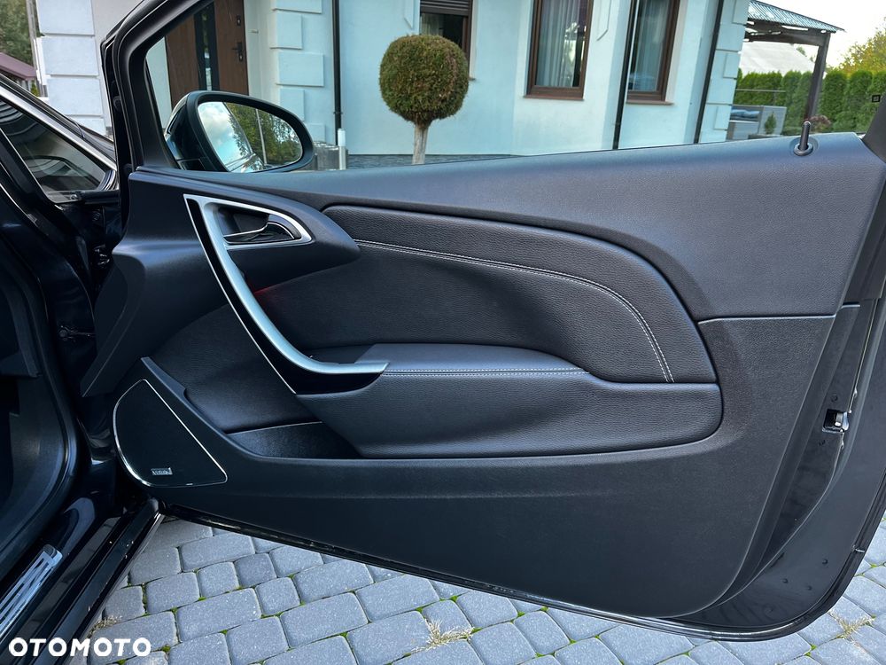 Opel Astra 1.6 T Cosmo - 19