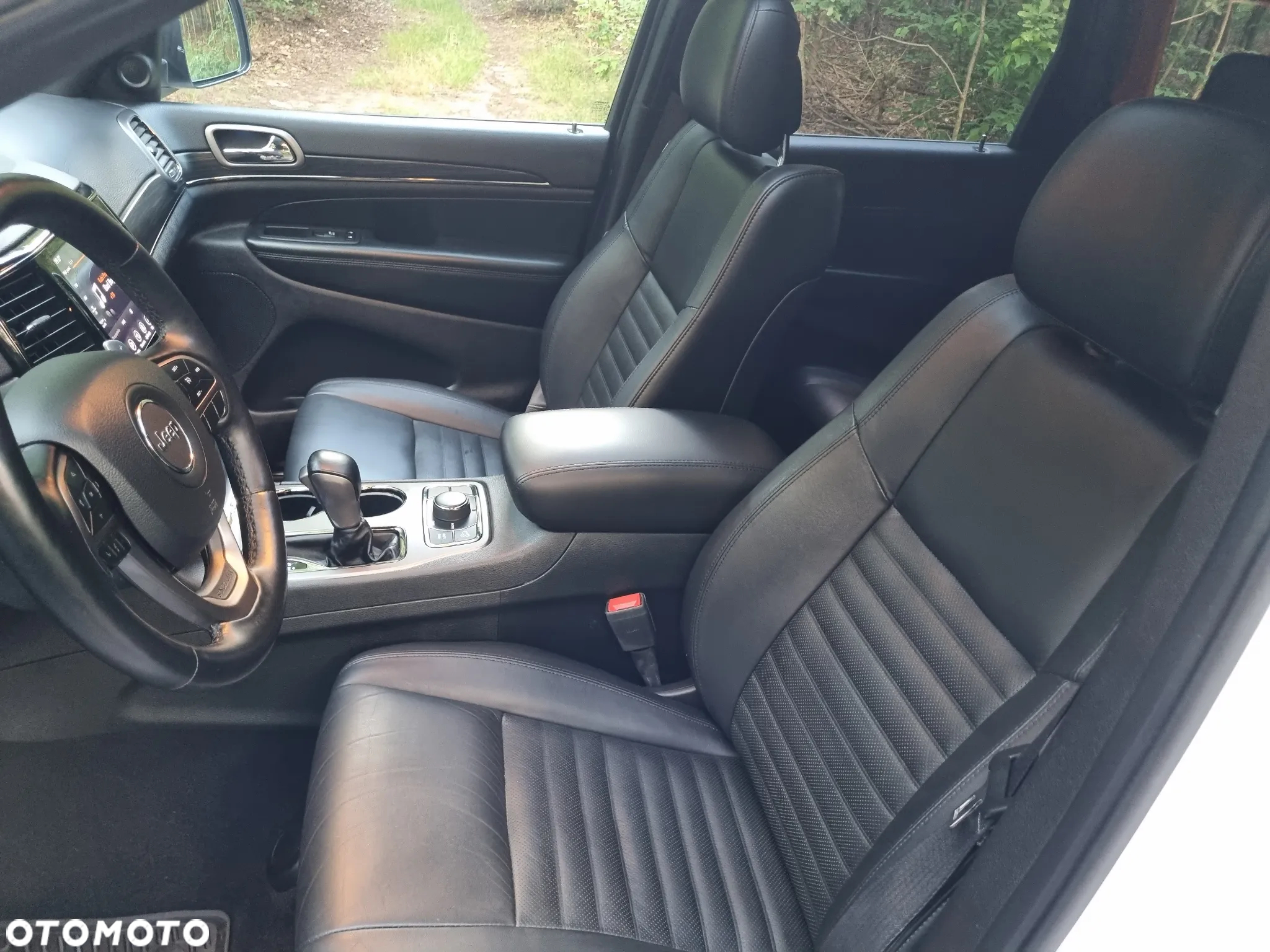 Jeep Grand Cherokee - 17