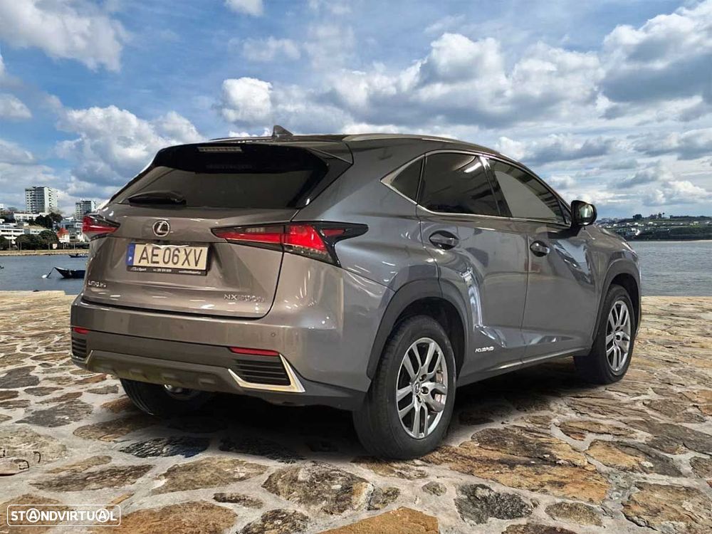 Lexus NX 300h - 34