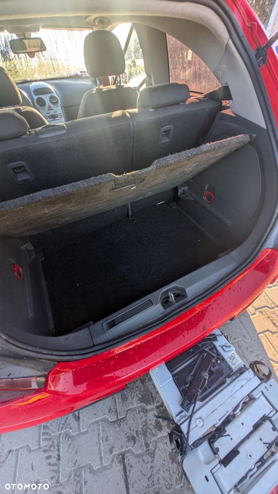 Opel Corsa 1.4 16V Color Edition - 4