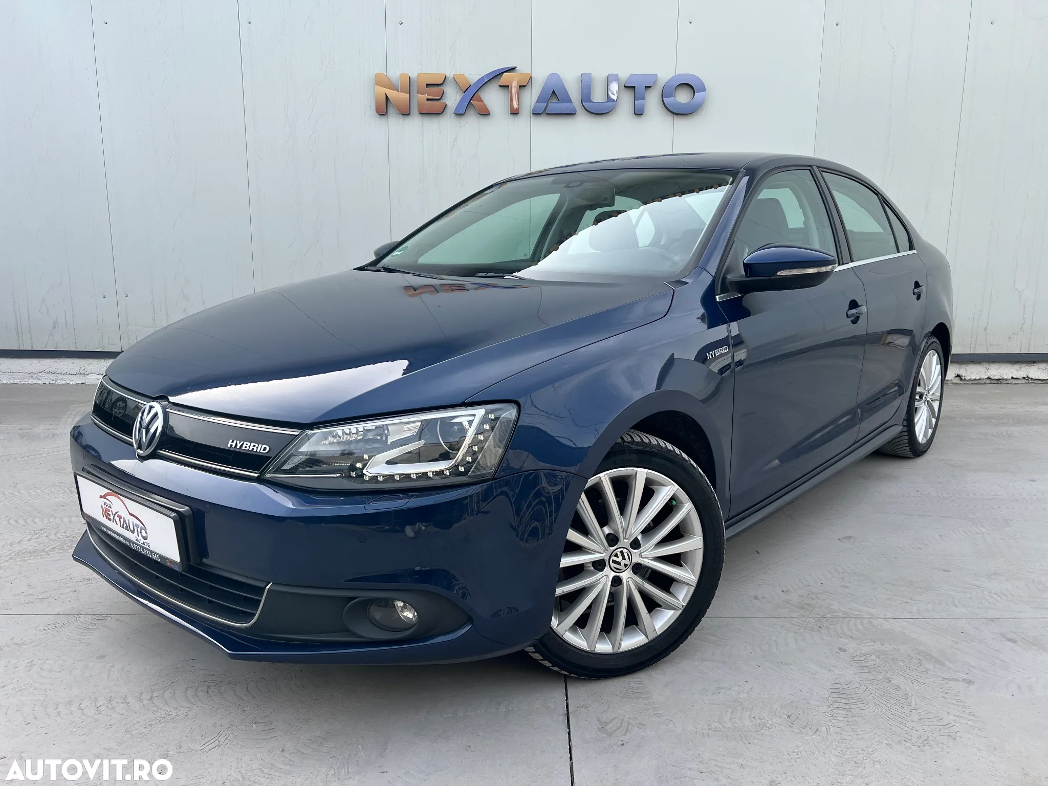 Volkswagen Jetta - 2