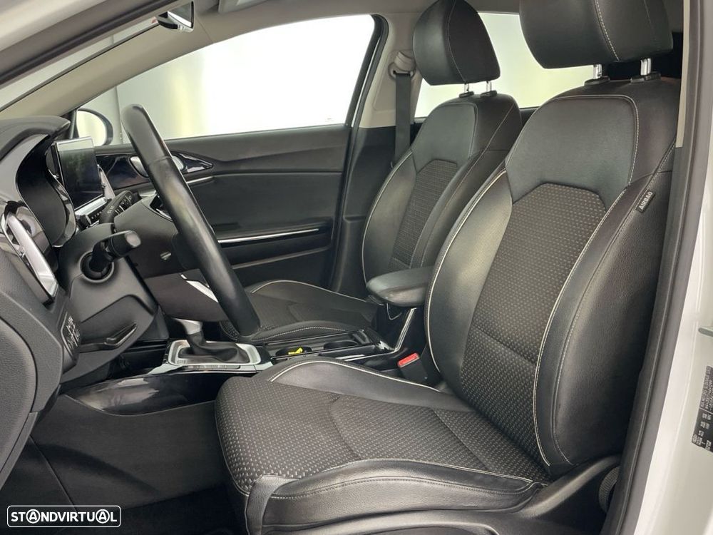 Kia XCeed 1.6 GDi PHEV Drive - 17