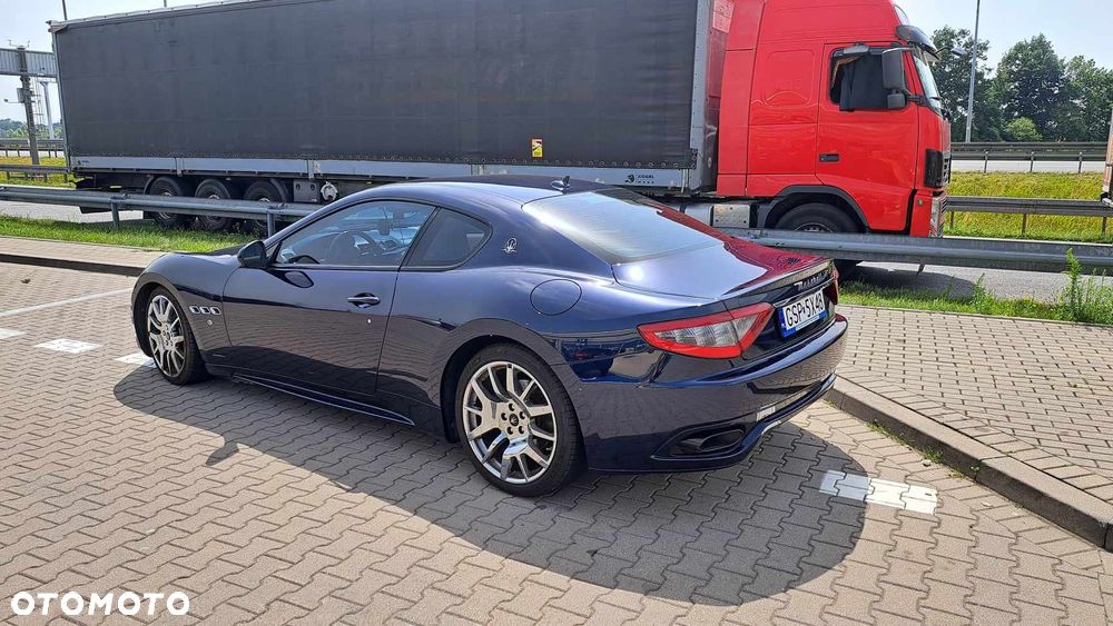 Bentley Flying Spur W12 - 7