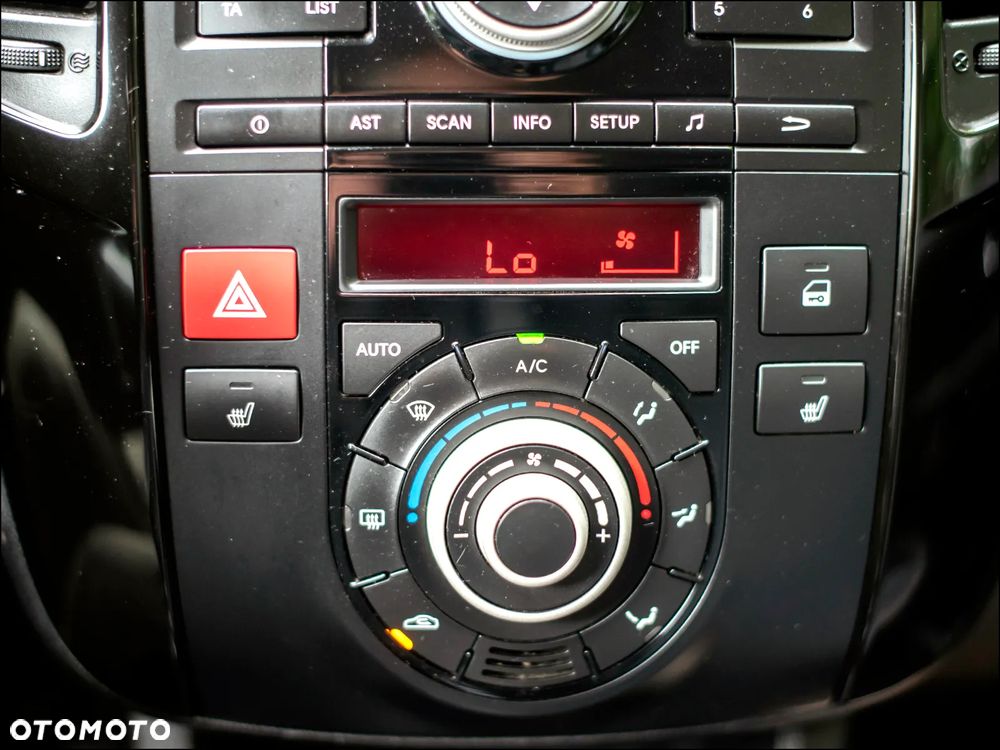 Kia Venga - 25
