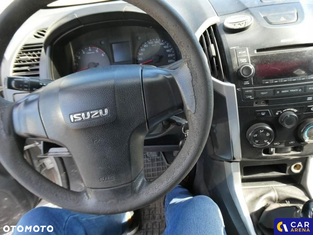 Isuzu D-Max - 25