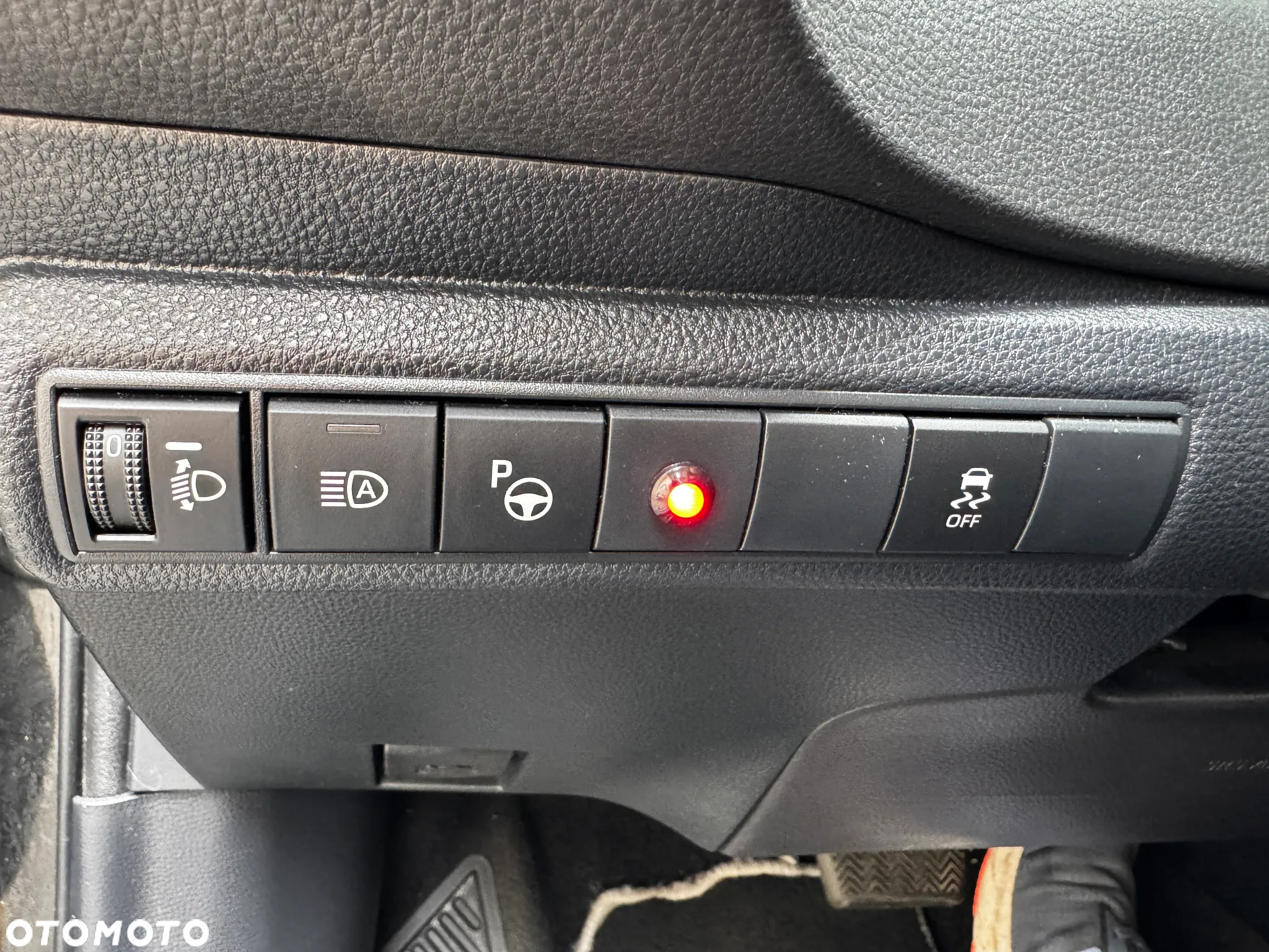 Toyota Corolla 1.8 Hybrid Comfort - 19