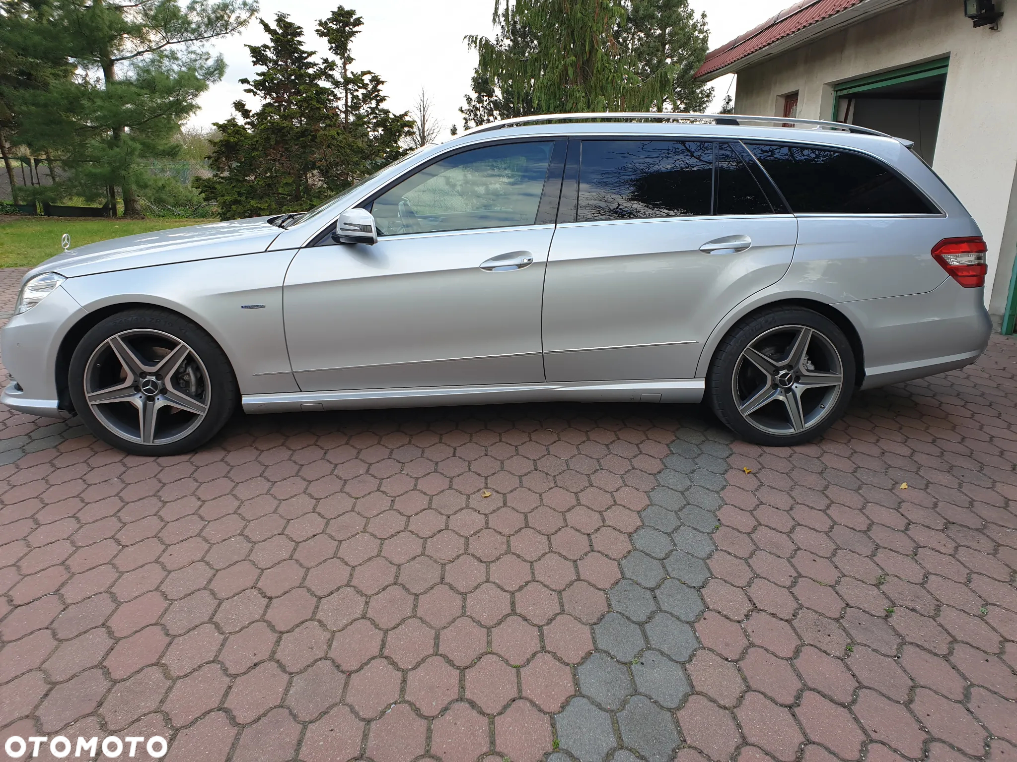 Mercedes-Benz Klasa E 350 T CDI DPF 4Matic BlueEFFICIENCY 7G-TRONIC Avantgarde - 34