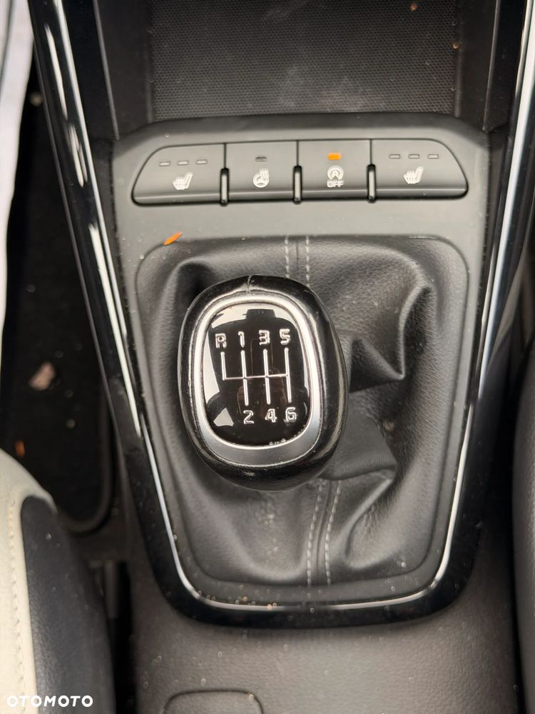 Kia Stonic - 18