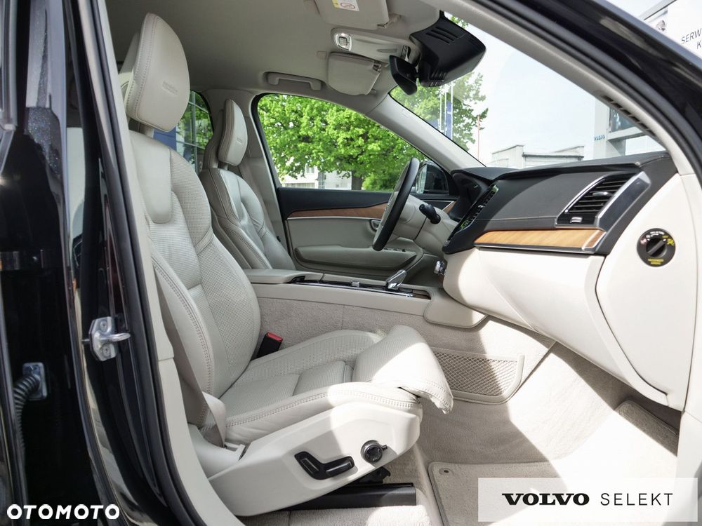 Volvo XC 90 - 32