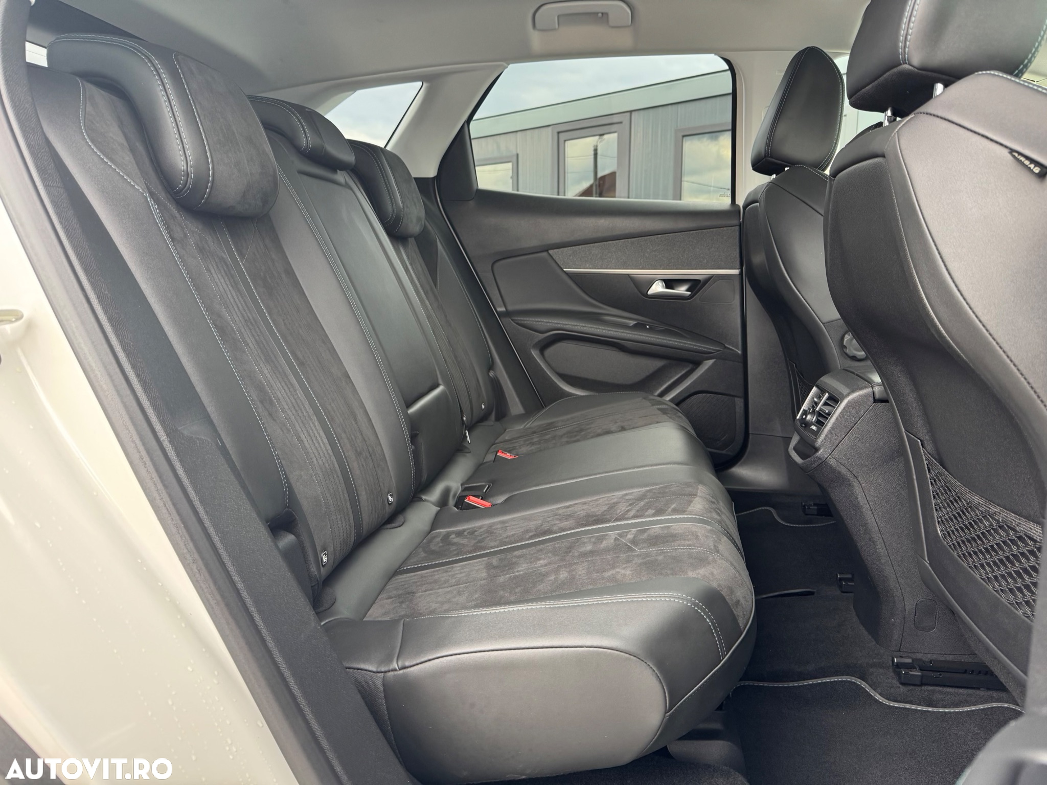 Peugeot 3008 BlueHDi 130 Stop & Start EAT8 Roadtrip - 21