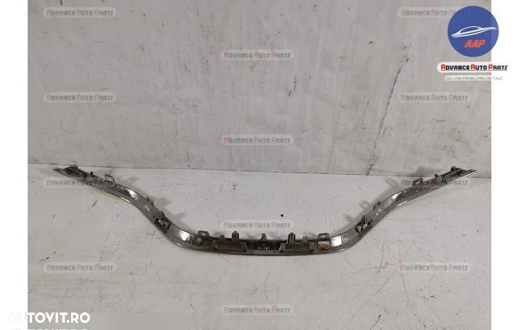 Ornament Cromat Grila Centrala Radiator original Renault Captur 1 2013 - 2