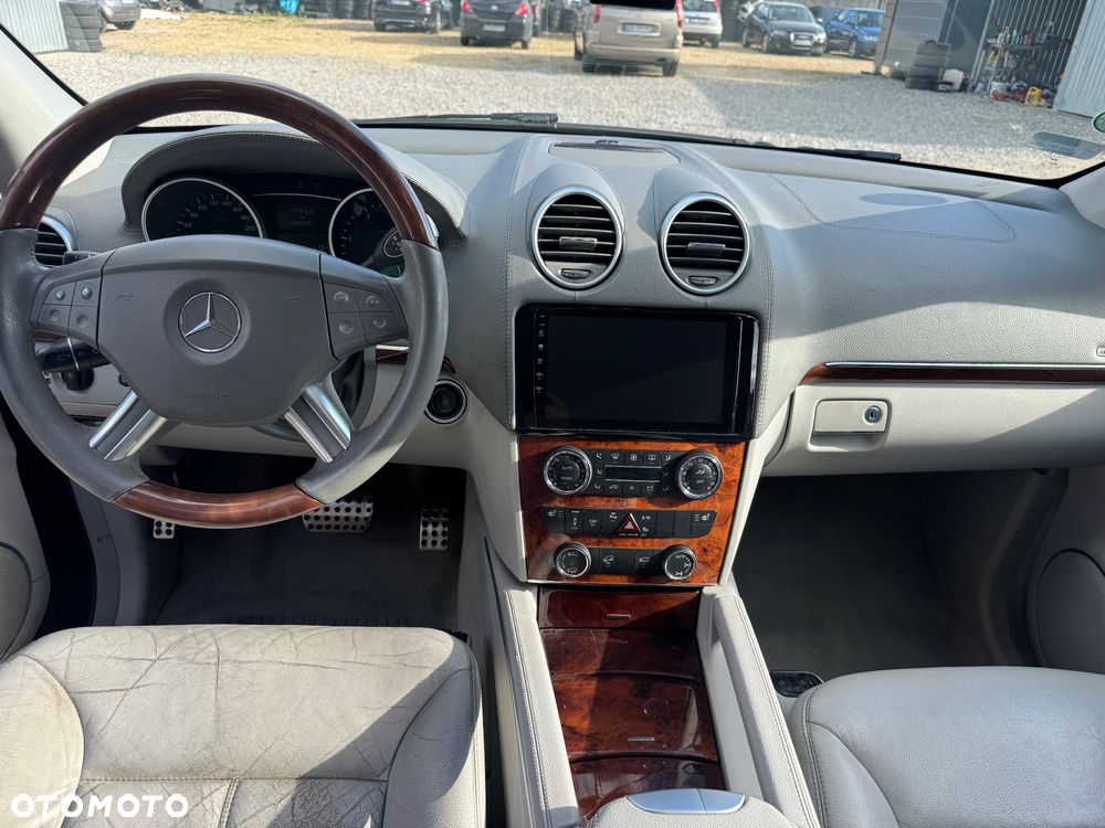 Mercedes-Benz GL - 9