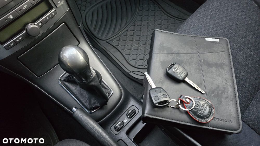 Toyota Avensis 2.0 D-4D Prestige - 23