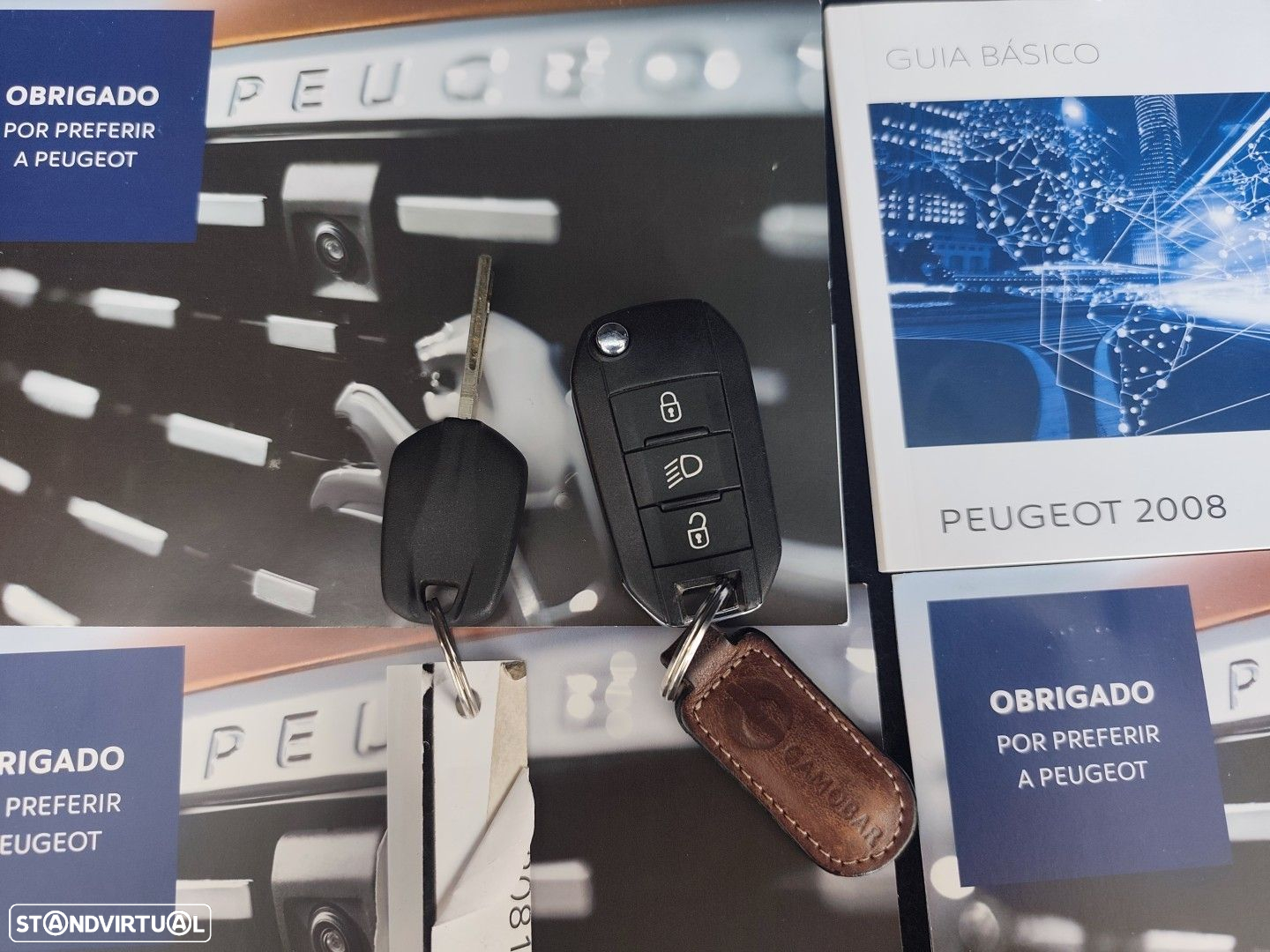 Peugeot 2008 1.2 PureTech Style - 24