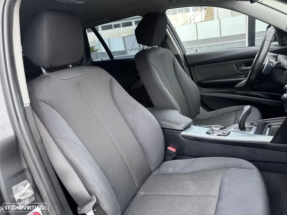 BMW 320 d Auto Line Sport - 54