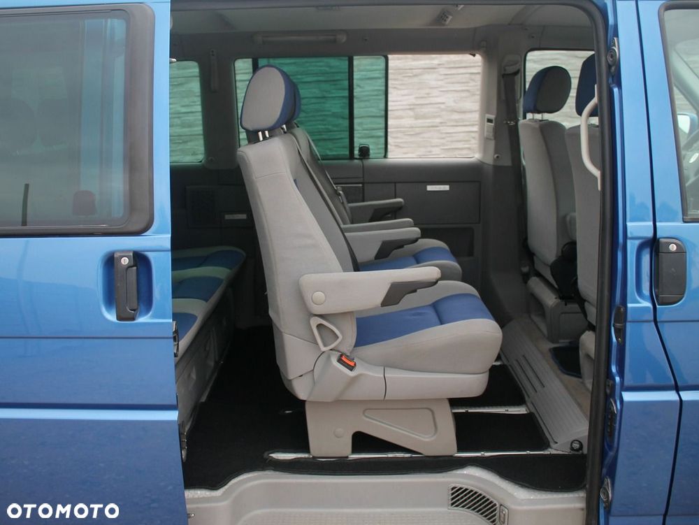 Volkswagen Multivan - 13