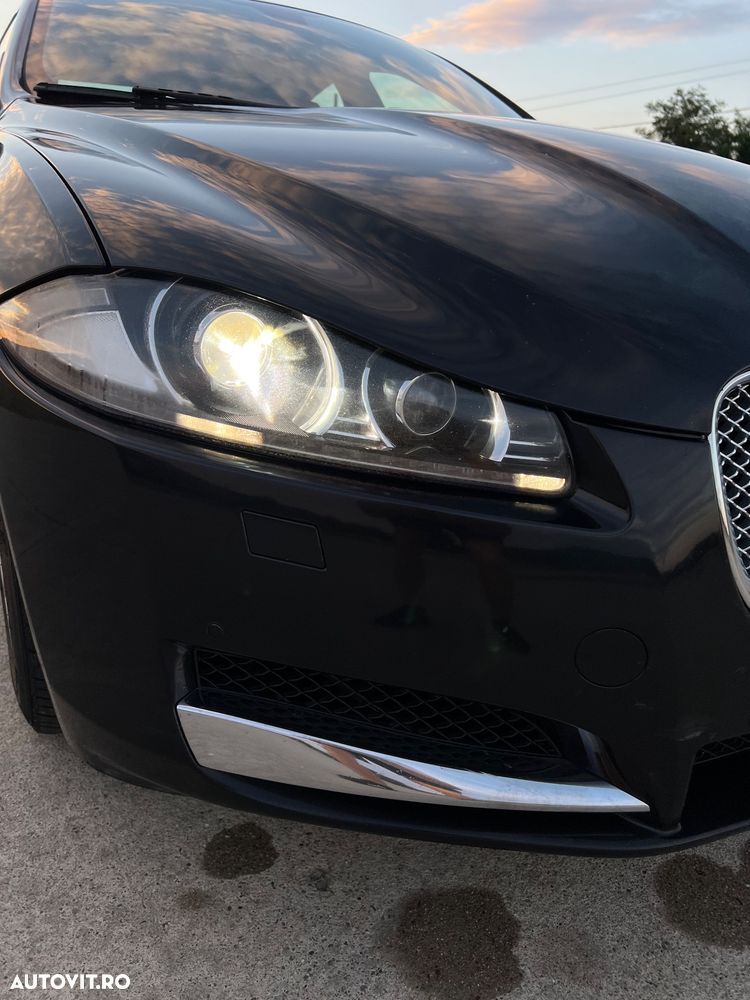 Jaguar XF 2.2D - 11