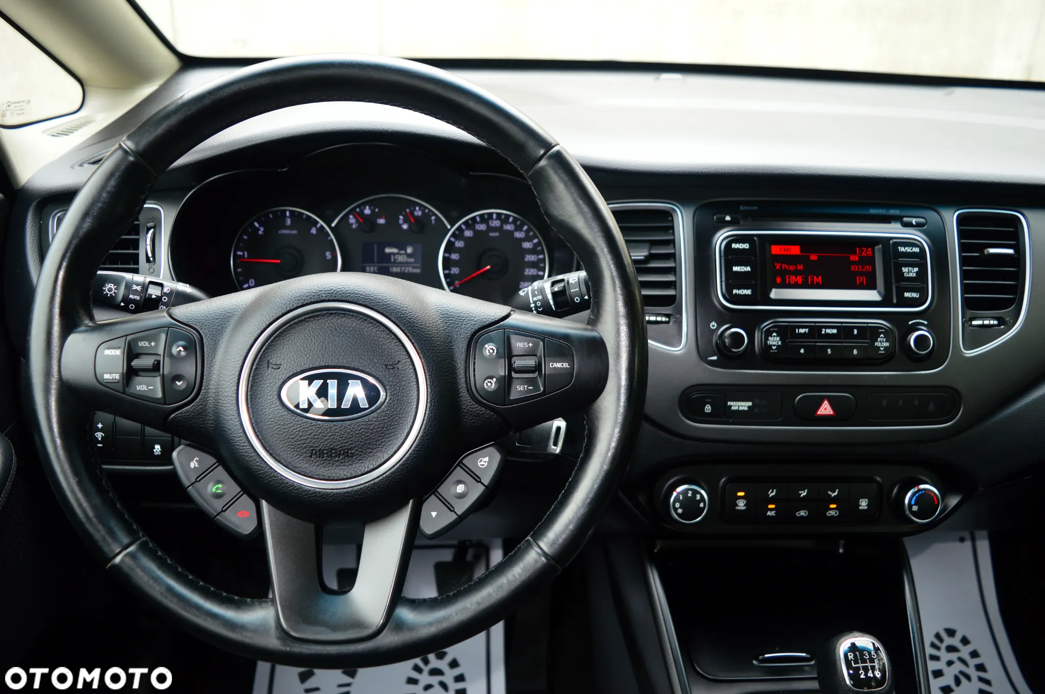 Kia Carens - 17